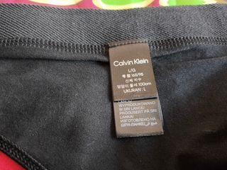 Tanga Calvin Klein-Negra talla L/G.
