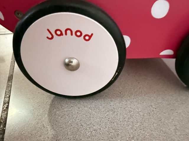 Carros de madera Janod para muñecas 