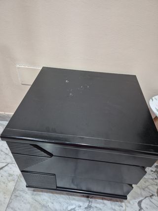 Mesillas y cómoda habitación