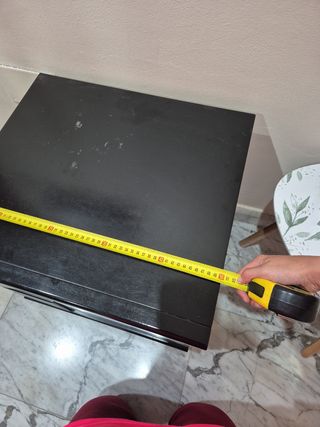 Mesillas y cómoda habitación