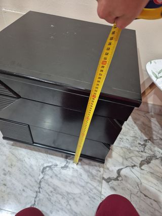 Mesillas y cómoda habitación