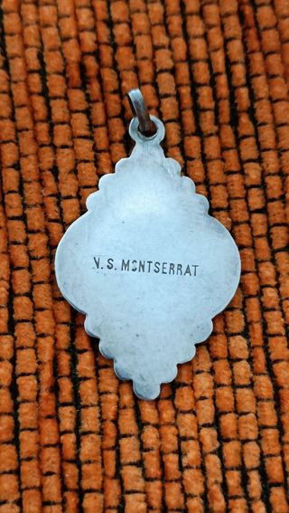 Medalla Antigua Plata Montserrat