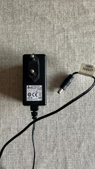 ADAPTADOR  Y CABLES PARA ROUTER