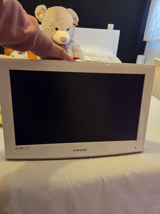 Televisión Samsung blanca