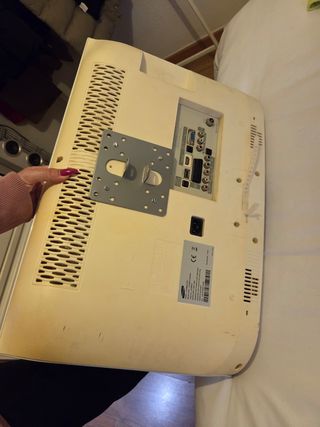 Televisión Samsung blanca