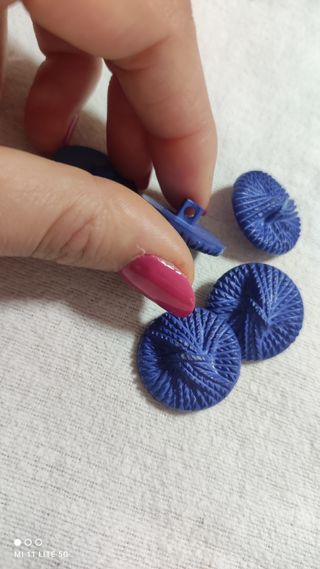 5 bottoni vintage blu