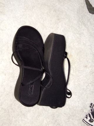 Sandalias plataforma Mango negras