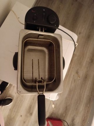 Freidora Moulinex compacta