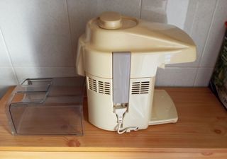 Licuadora de frutas y verduras.