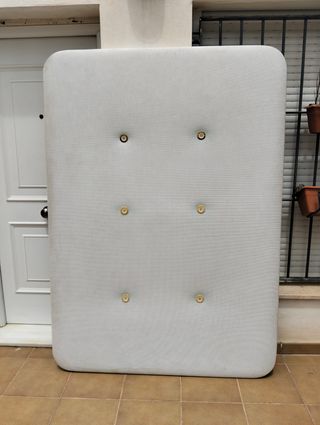 Base tapizada matrimonio. Para cama de 135. 
