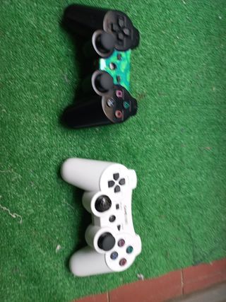 PS3 Super Slim con 11 juegos PS3