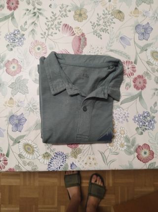 Conjunto ropa hombre: Pantalón corto beige y sudad