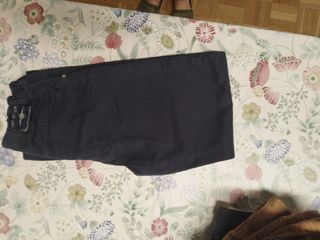 Conjunto ropa hombre: Pantalón corto beige y sudad