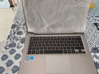 Portatile ASUS ZenBook UX330UA
