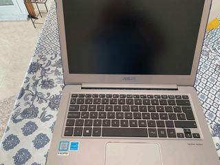 Portatile ASUS ZenBook UX330UA