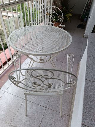 MESA Y SILLAS JARDIN DE HIERRO FORJADO - 2 SILLAS