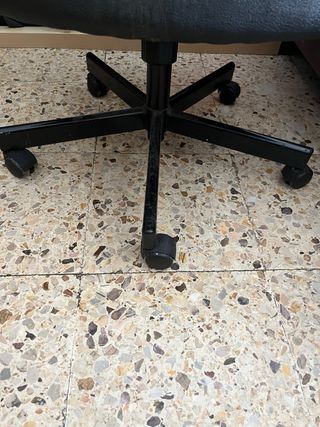 Silla escritorio giratoria negra