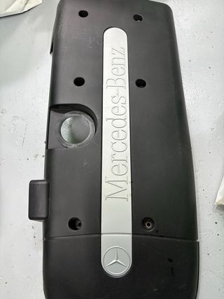 Tapa motor Mercedes-Benz