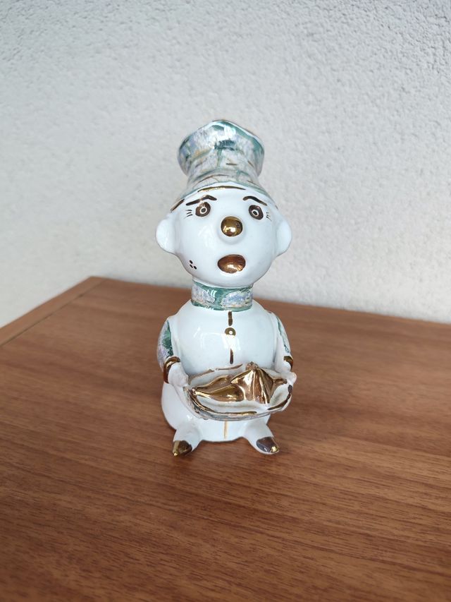 Statuetta in ceramica 