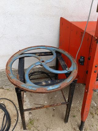 Máquina de vendimiar antigua