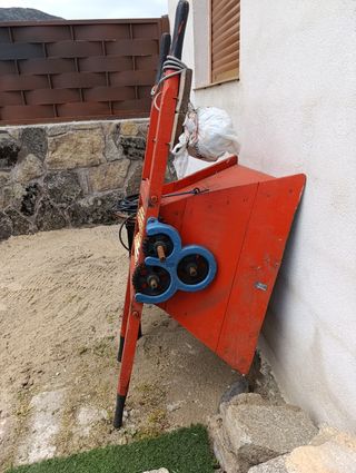 Máquina de vendimiar antigua