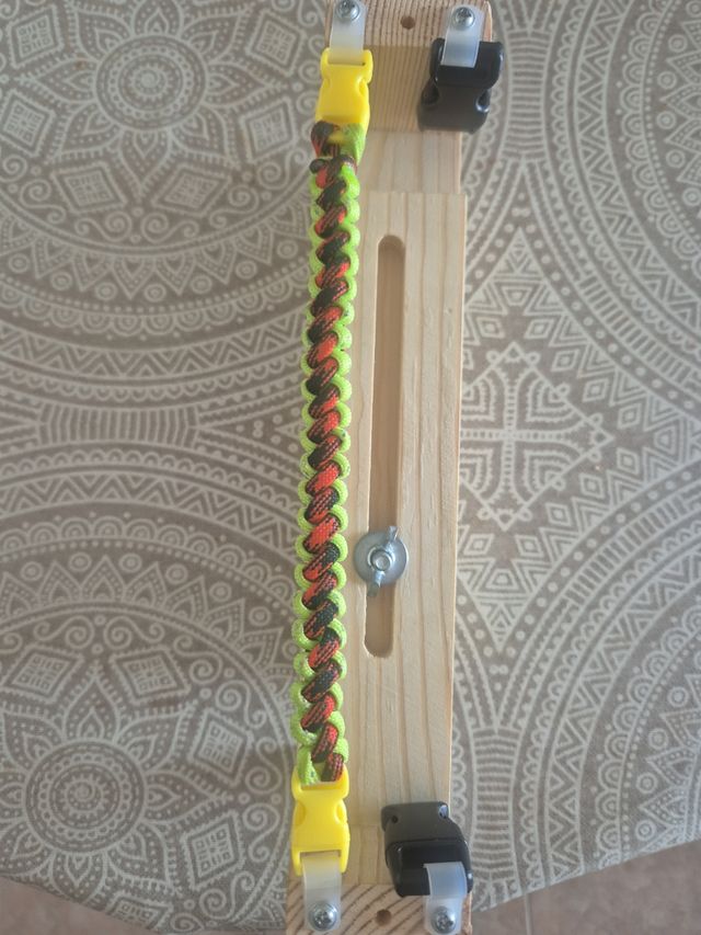 Pulsera hecha a mano cuerda paracord