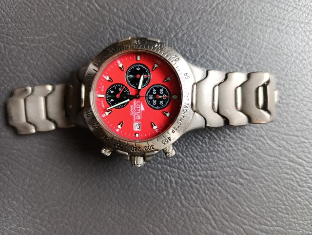 Reloj Lotus Titanium F1 rojo antiguo
