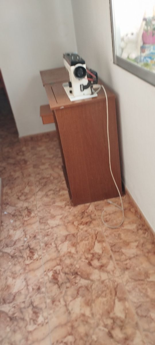 Maquina de coser ALFA