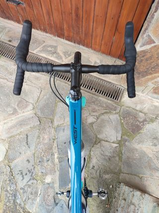 Bicicleta de gravel de carbono MEGAMO WEST 10 2022