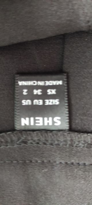 3 minifaldas + gorro negro