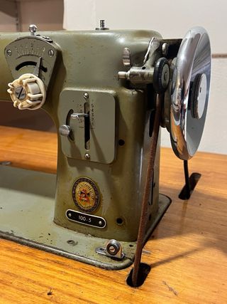 Máquina coser Alfa 100.5 c/mesa