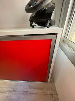 Cama nido plegable roja. Sin uso!