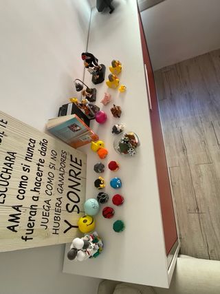 Cama nido plegable roja. Sin uso!
