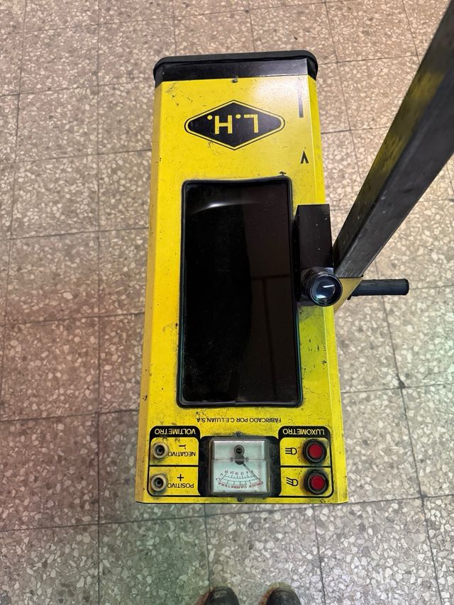 Allineatore fari L.H.