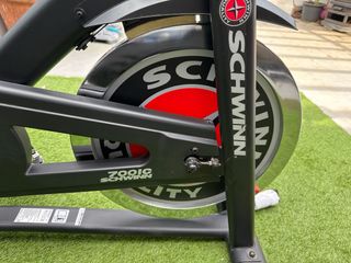 Bicicleta estática Schwinn 7001C de 18kg