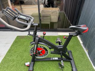 Bicicleta estática Schwinn 7001C de 18kg