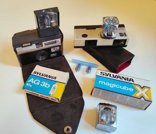 Lote: Kodak Instamatic 50 y Pocket Instamatic 200