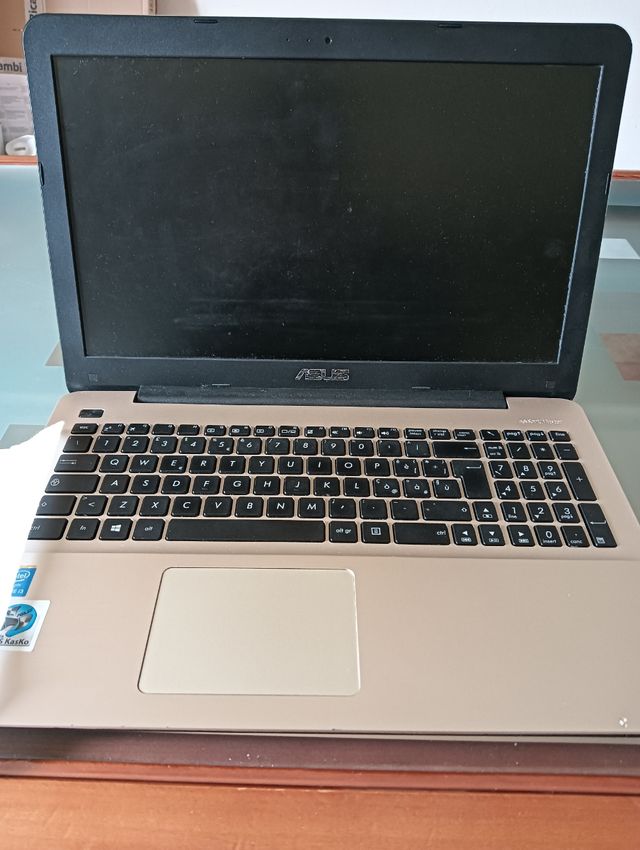 NB Asus, RAM 4Gb,Intel Core i3, Windows 10 home