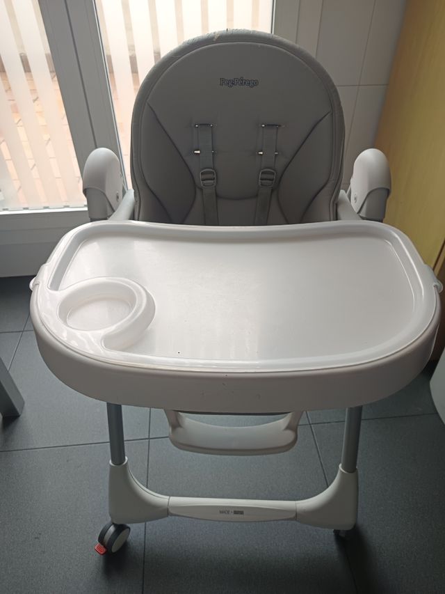 SilletaTrona Peg-Perego Plegable
Diferentes altura