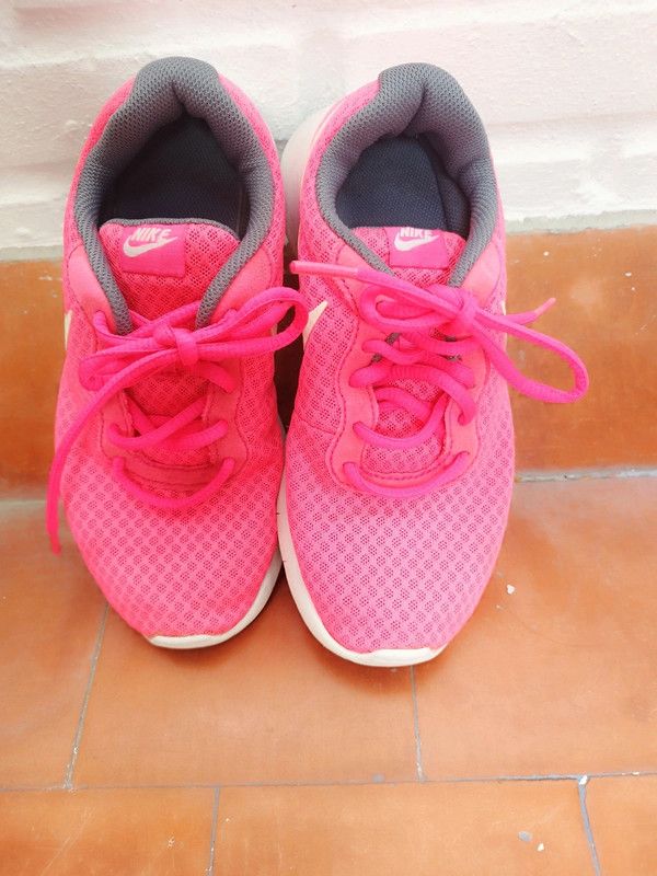 Zapatillas deportivas rosas mujer Nike Tanjun 35