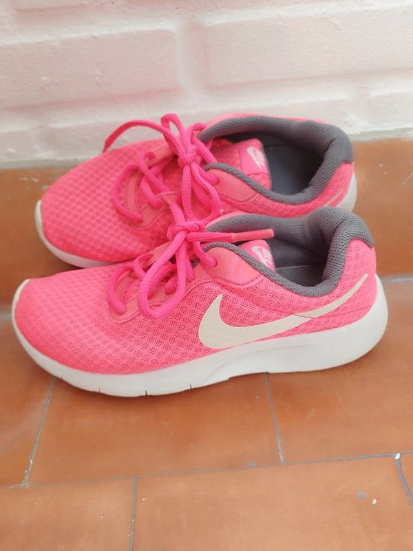 Zapatillas deportivas rosas mujer Nike Tanjun 35