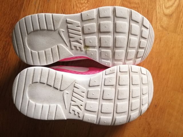 Zapatillas deportivas rosas mujer Nike Tanjun 35