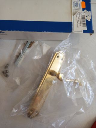 Picaporte dorado - Manilla