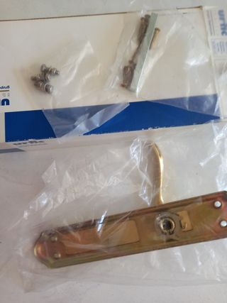 Picaporte dorado - Manilla