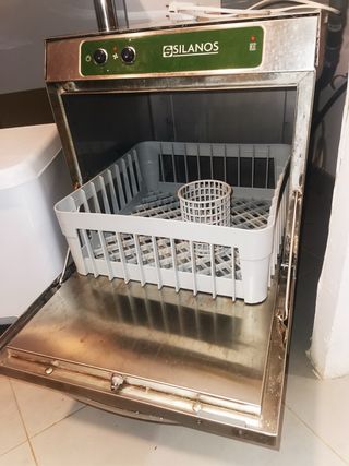 Lavaplatos de barra de bar