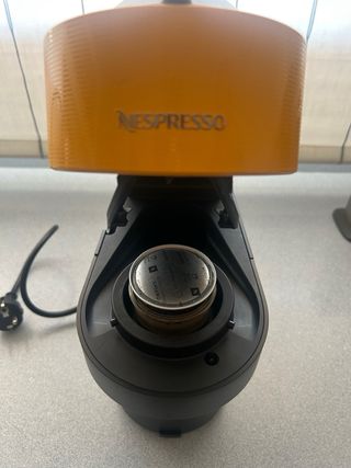 Cafetera Nespresso Virtuo Amarilla