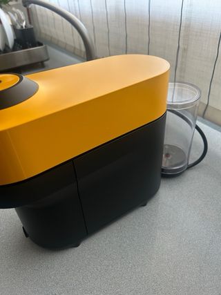 Cafetera Nespresso Virtuo Amarilla