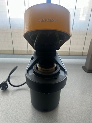 Cafetera Nespresso Virtuo Amarilla