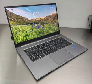 HP ZBook Studio G8 - Workstation portátil.  