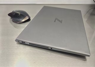 HP ZBook Studio G8 - Workstation portátil.  